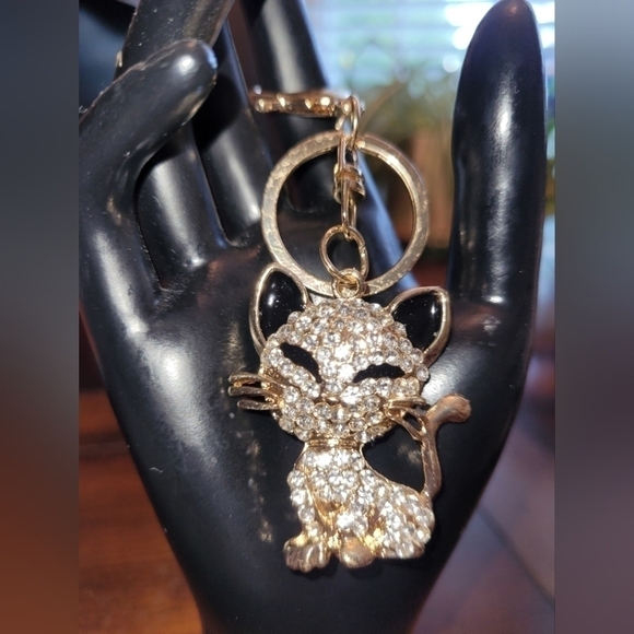 Bag Charm of a Cat - Picture 3 of 4